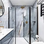 アパートホテル Residenza Le Terrazze アラッシオ